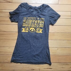 Iowa Hawkeyes Tee Slim Fit V-Neck T-Shirt Gray M